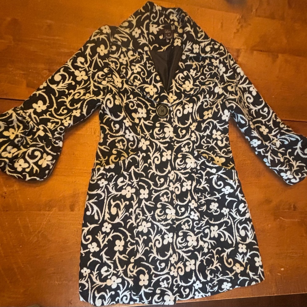 Luii Monochrome Floral Jacket
